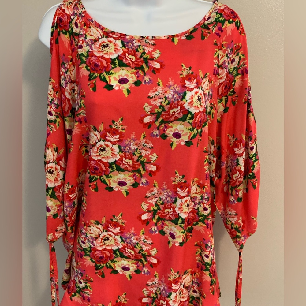 Easel Floral Top